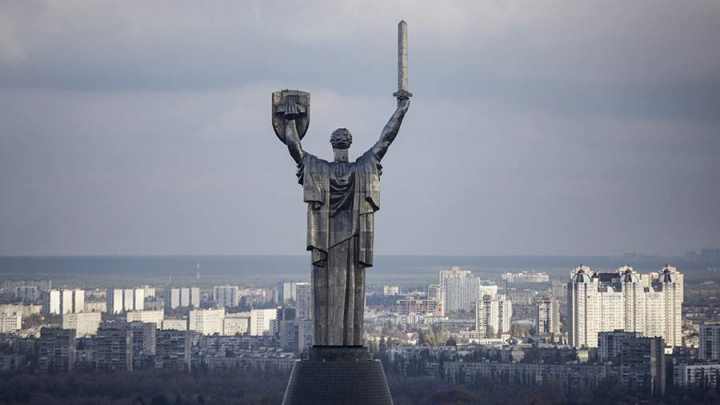 Британский аналитик указал на панику властей Украины после ударов ВС РФ по Киеву
