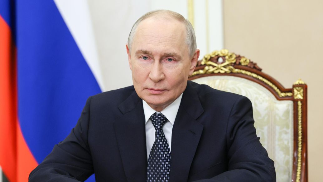 Путин поручил оценивать рейтинг компаний по поддержке семей с детьми