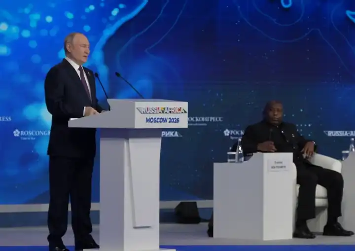 «Не просто разработка»: Путин назвал преимущество РФ в плавучей атомной энергетике
