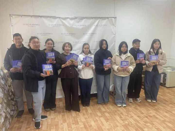 Школьники Калмыкии начнут учиться по новым учебникам