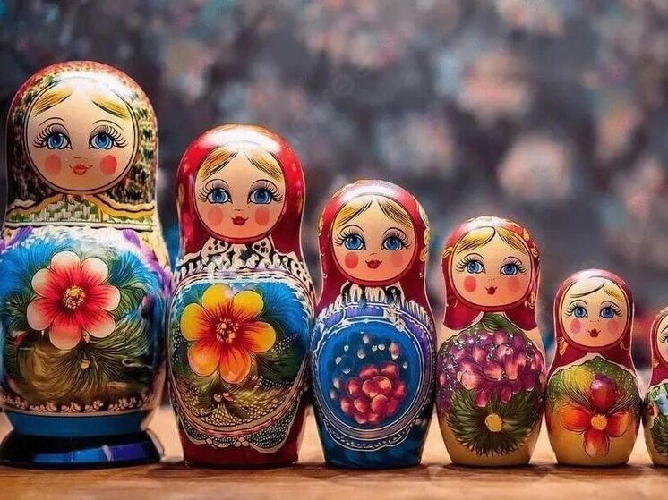 В библиотеке Бердянска отметили День рождения русской матрёшки