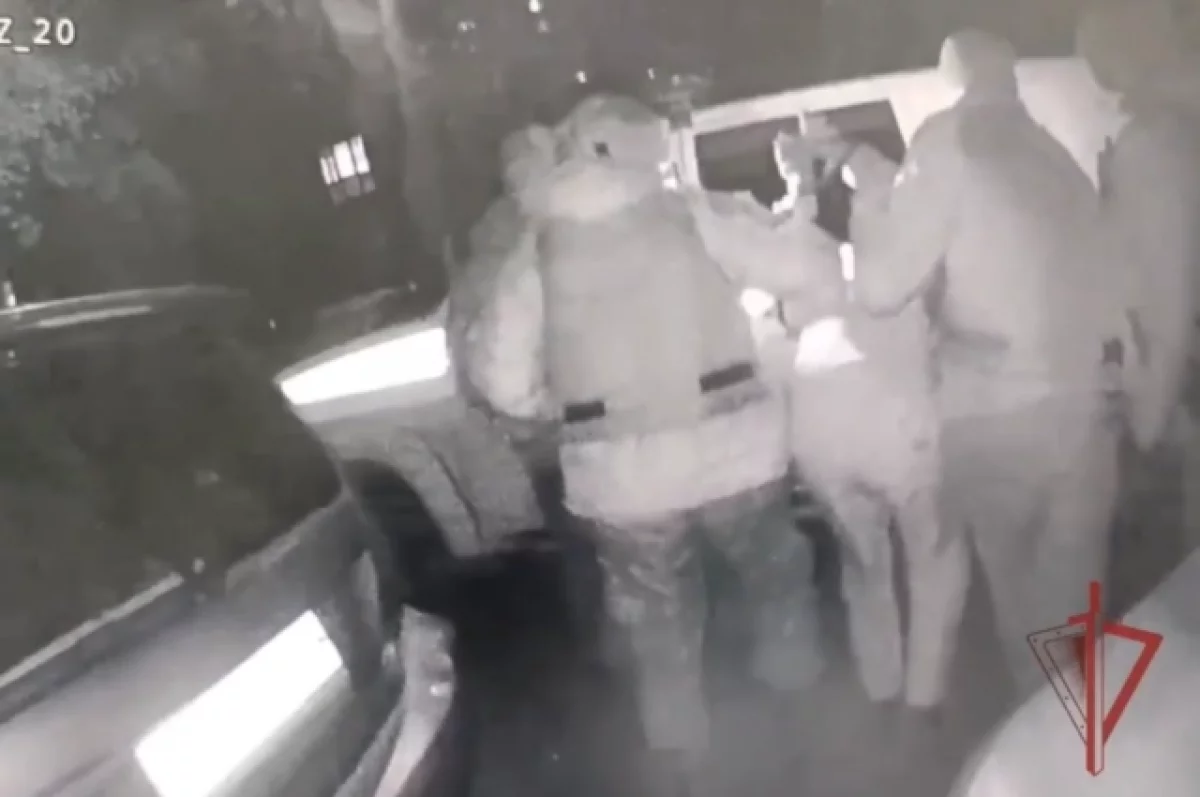 В Красноярске мужчина застрелил знакомого на пороге квартиры