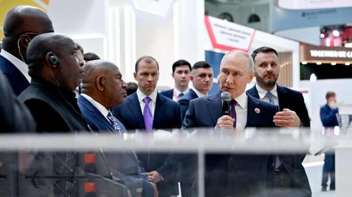 Путин угостил глав делегаций саммита Россия — Африка российским мороженым