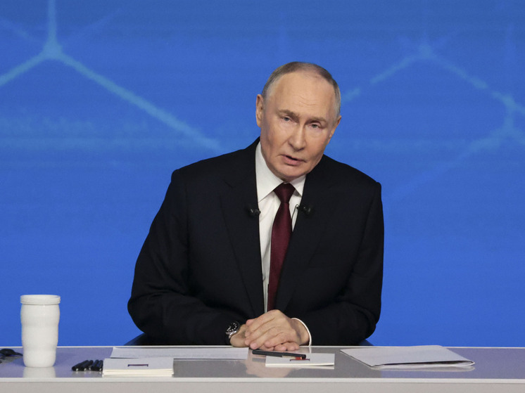 Путин сообщил о первой стажировке чиновников Мозамбика в России