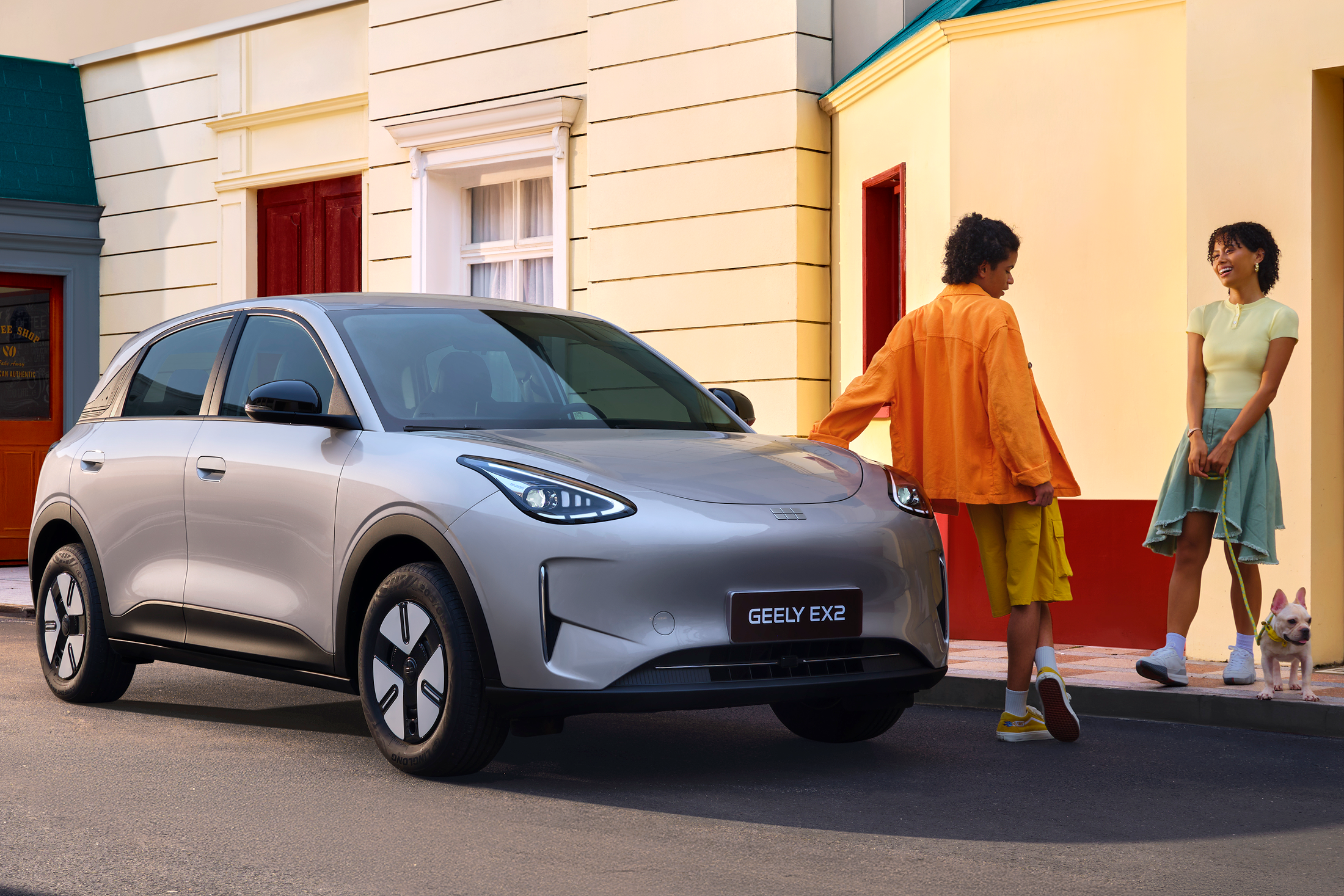 Перечислены основные конкуренты Geely EX2 в России