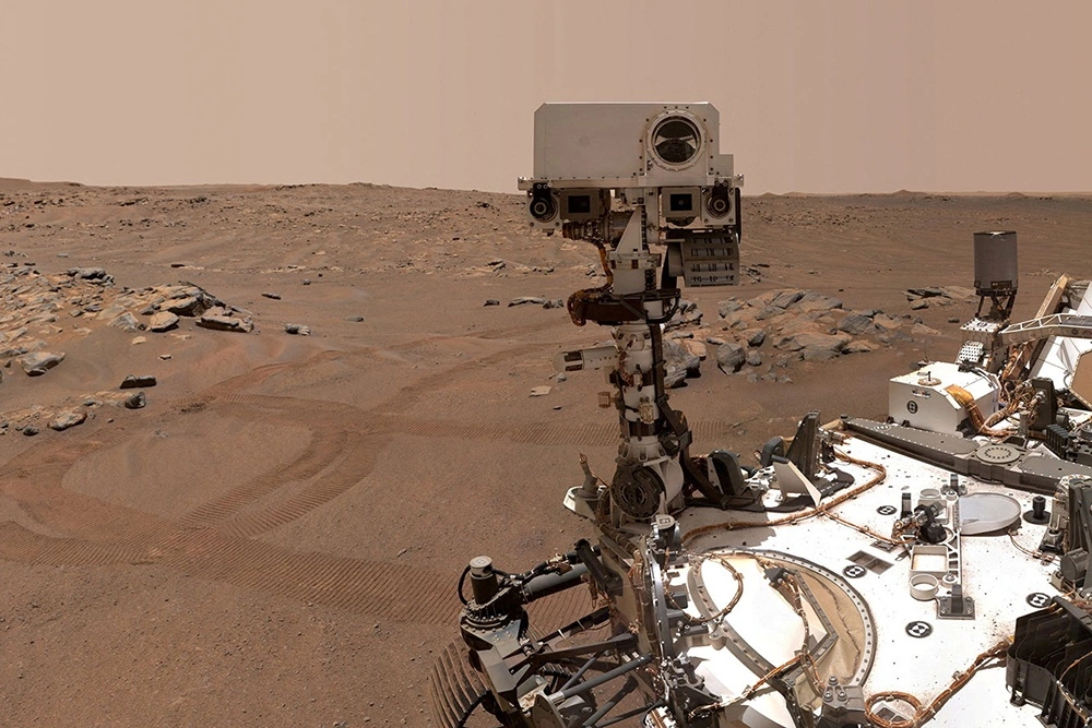 Марсоход NASA Perseverance обнаружил на Марсе мельчайшие частицы пыли