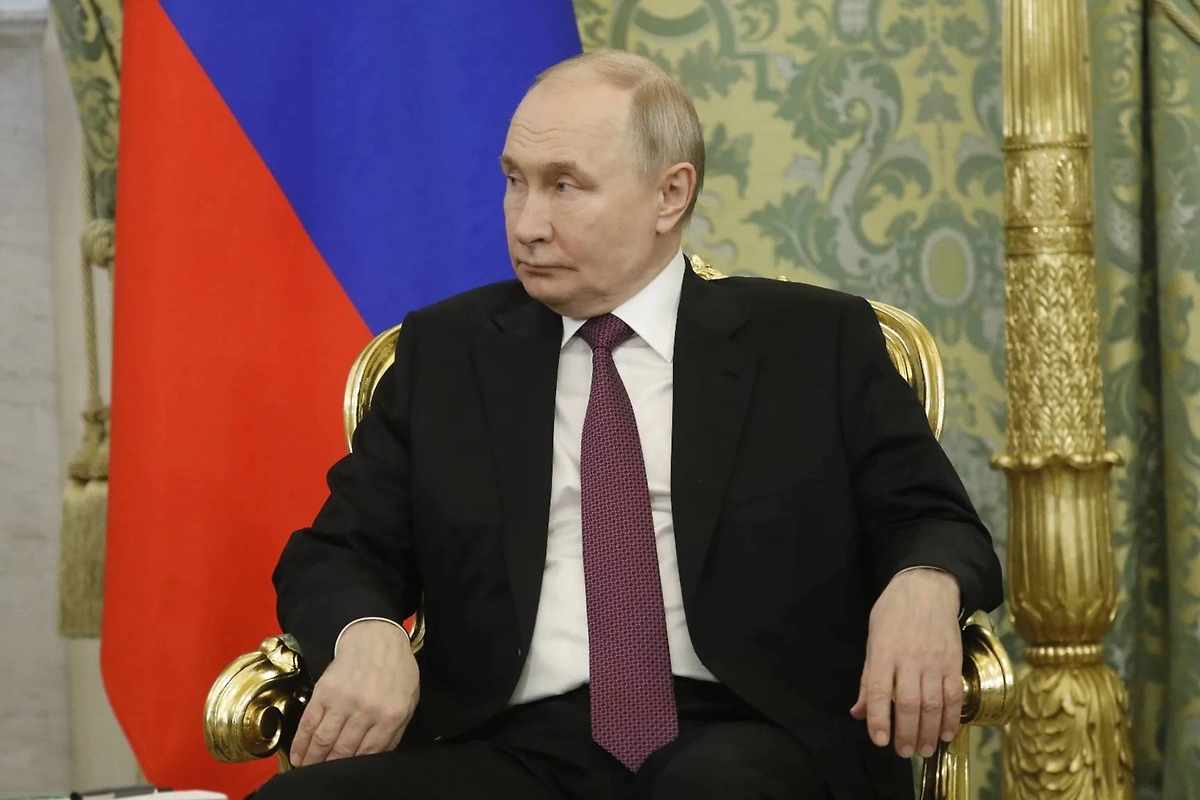 Ушаков: Путин всегда вежливо и обстоятельно отвечает на звонки зарубежных коллег