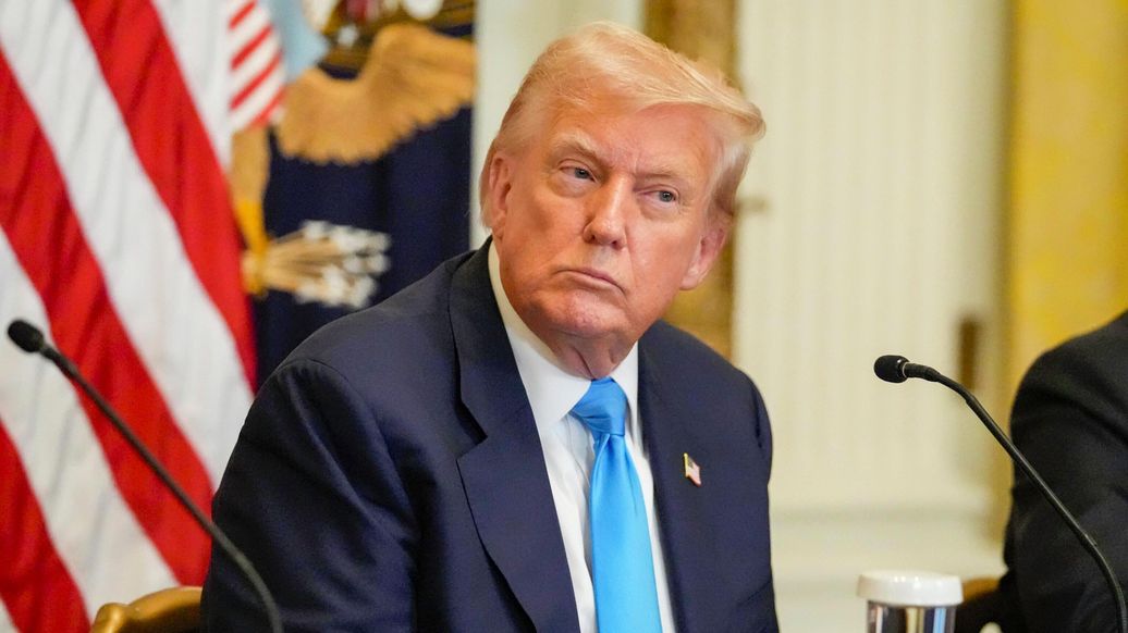 Медведев предложил Трампу "исправить недоразумение" в лице Зеленского