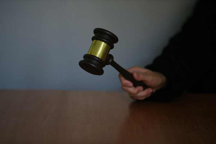 Житель Мордовии, скрывавшийся 8 лет, осуждён за покушение на убийство и незаконное хранение оружия