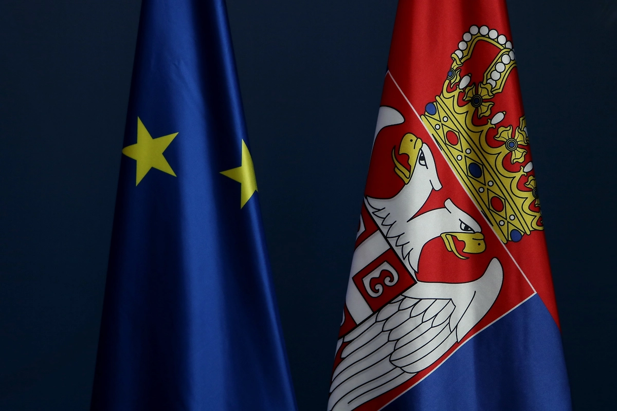Визы для россиян вместо дружбы? Что ЕС может потребовать от Сербии за сближение