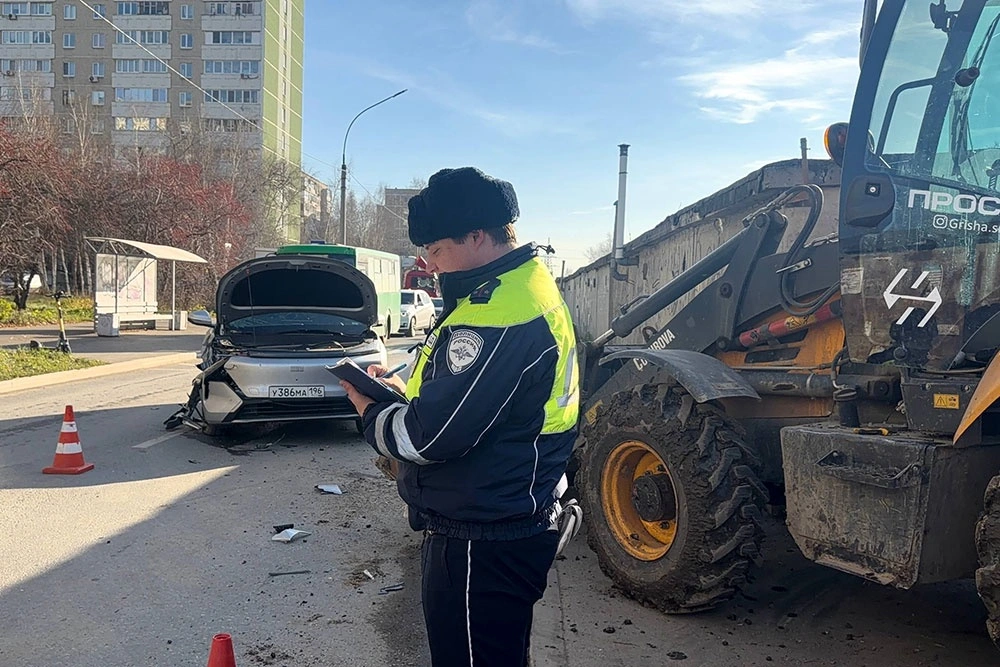 Лишенный прав водитель погрузчика спровоцировал ДТП, пострадал ребенок