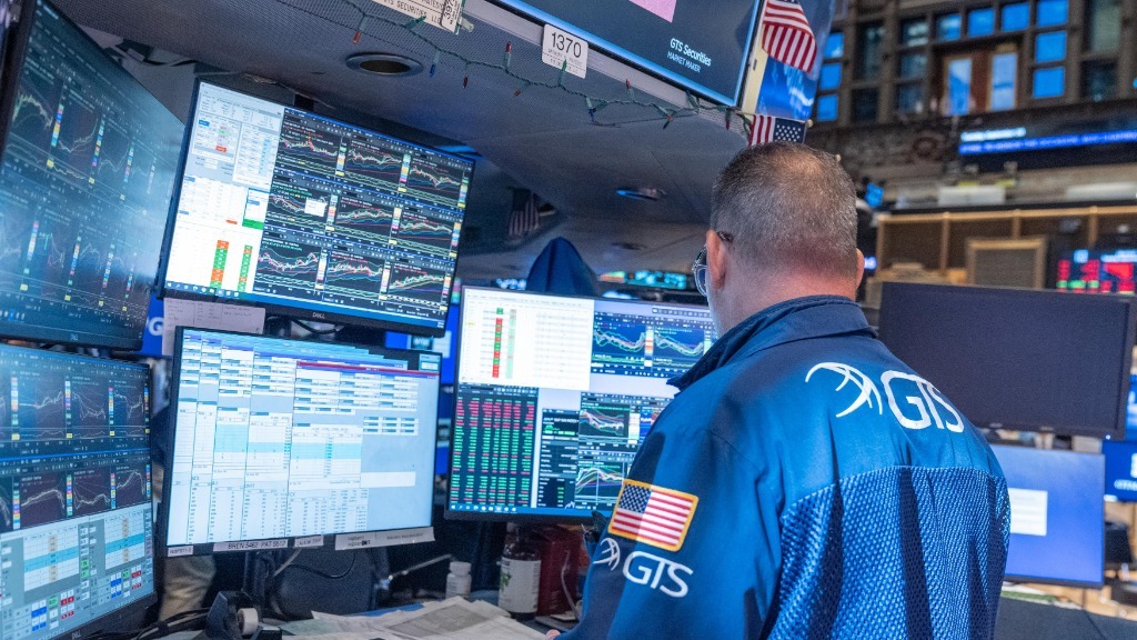 Индекс Nasdaq-100 упал на 3% на фоне распродажи акций технологических компаний