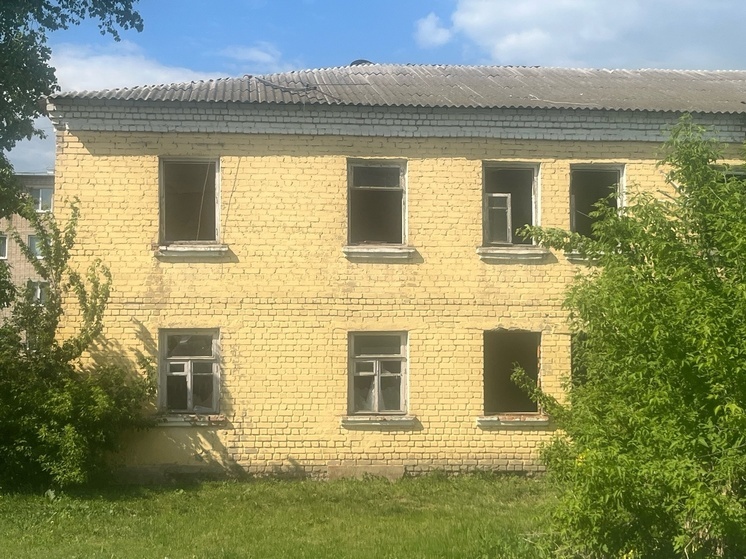 В Орле в результате ракетного удара ВСУ кроме завода, повреждены многоквартирные дома и авто