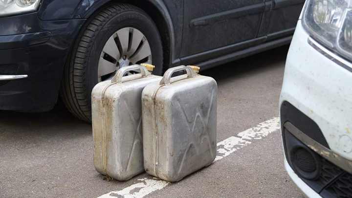 В 15 регионах РФ отменены ограничения на продажу топлива на АЗС