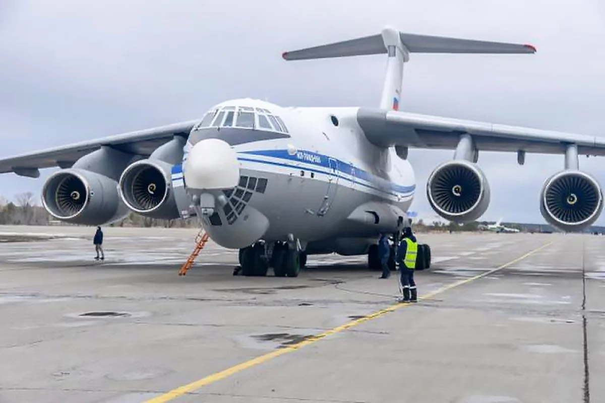 В Подмосковье приземлились Ил-76МД с вернувшимися из плена военными РФ