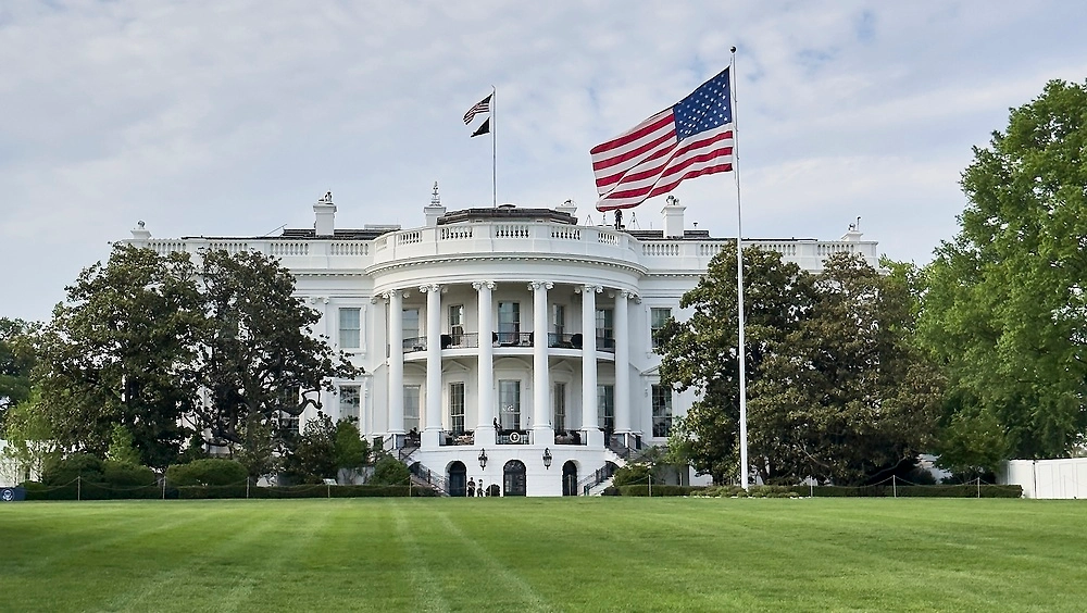 США пообещали выдать визы Флавиу Болсонару и его семье
