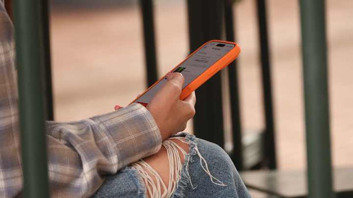 Минцифры обсуждает обязательную регистрацию по IMEI для смартфонов из-за рубежа