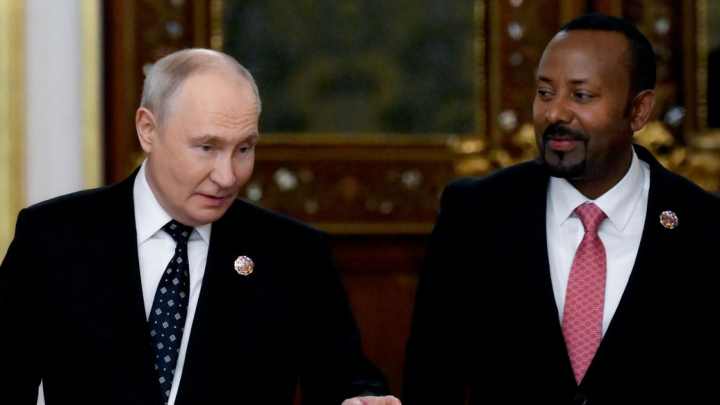 Премьер Эфиопии передал Путину свою книгу "Философия синергии"
