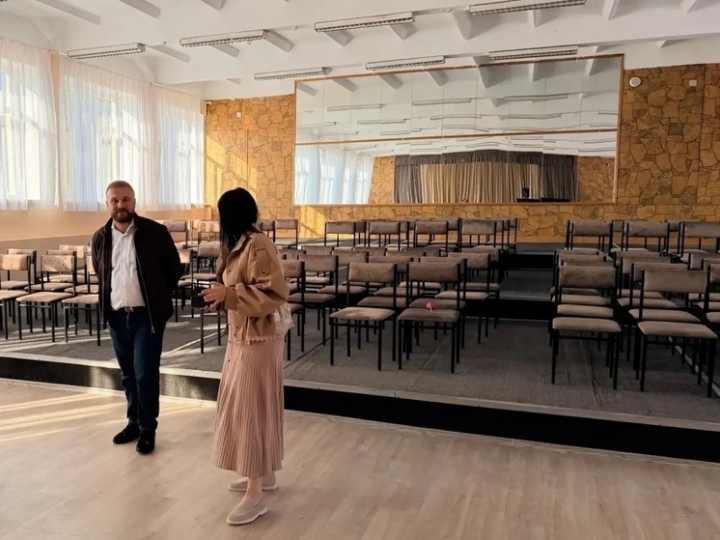 Депутат ЗСК Олег Бойченко посетил школу №22 Краснодара