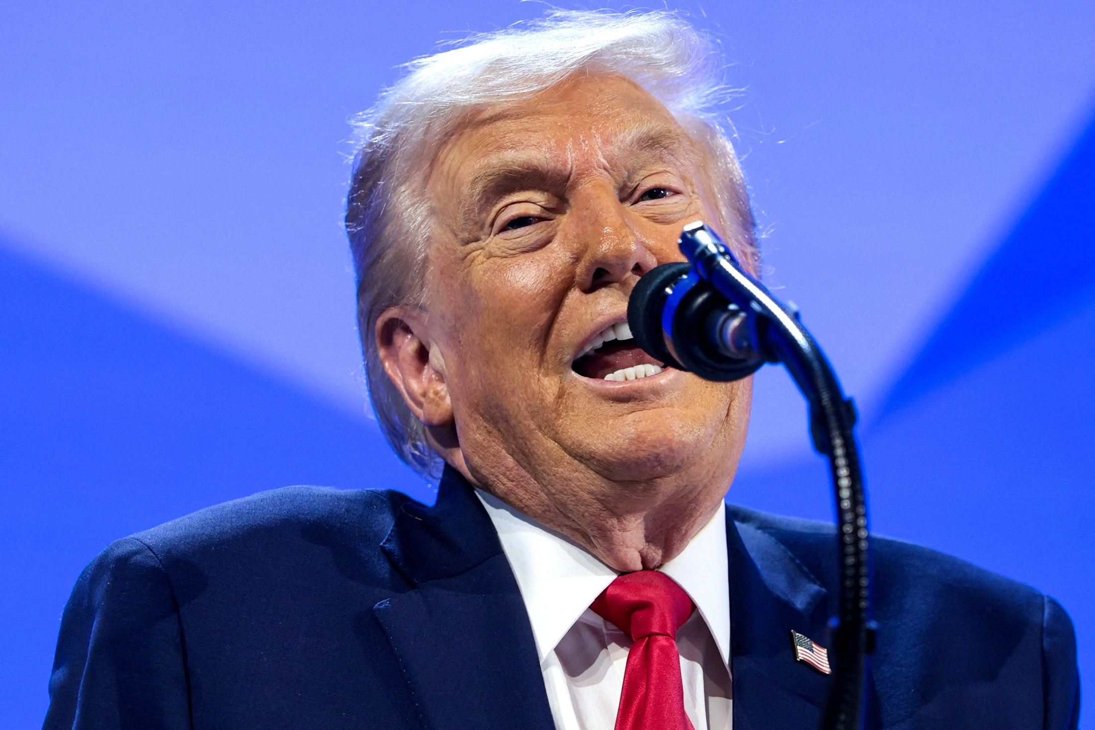 Трамп заявил, что находится перед выбором, что делать с Ираном