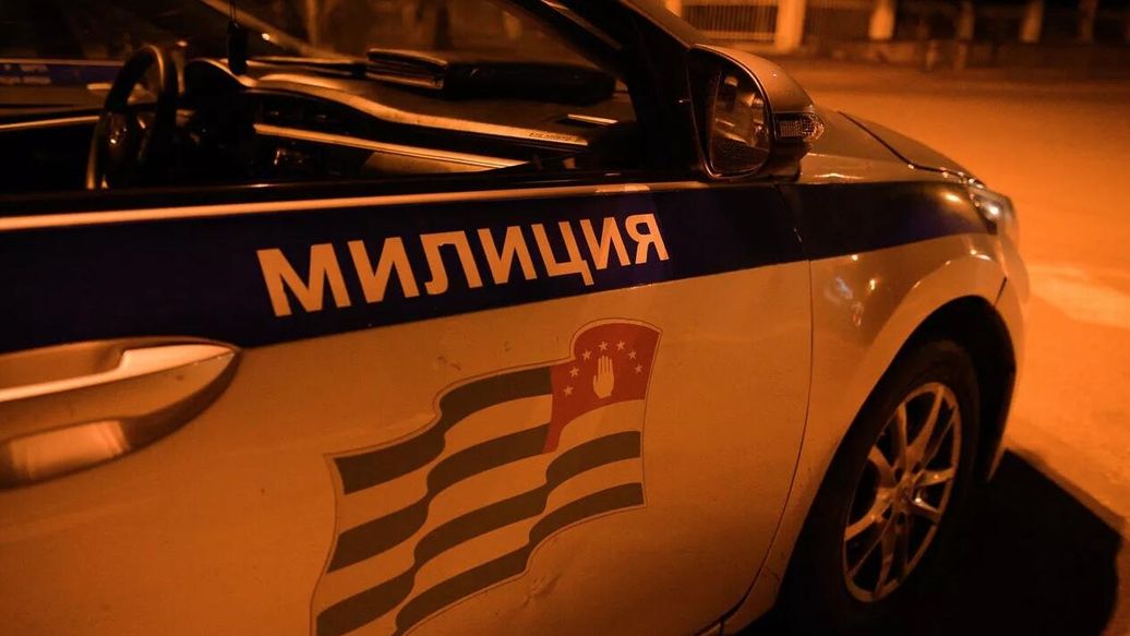 В Абхазии за мусорным контейнером нашли тело младенца
