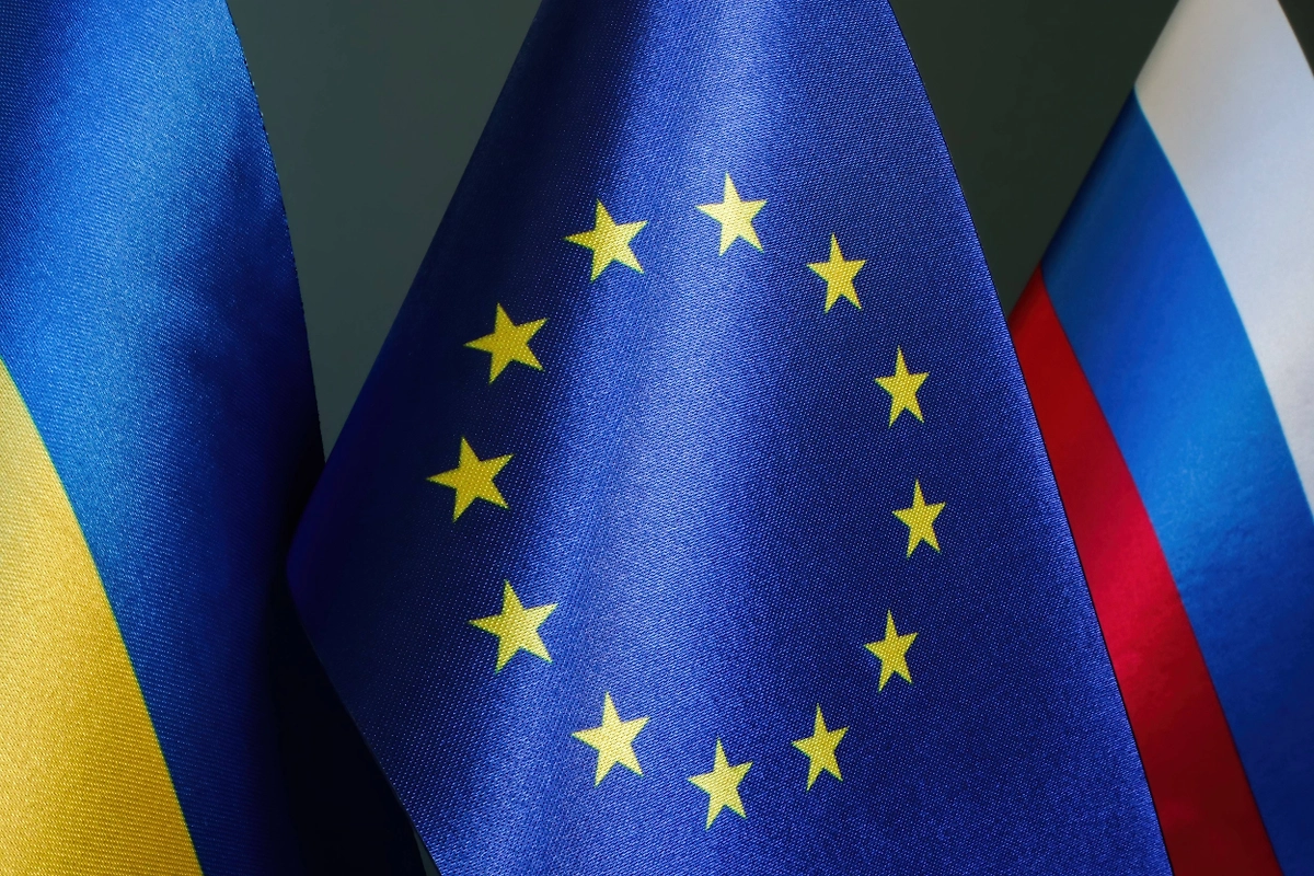 L'Antidiplomatico: ЕС вынудили просить место за столом переговоров по Украине