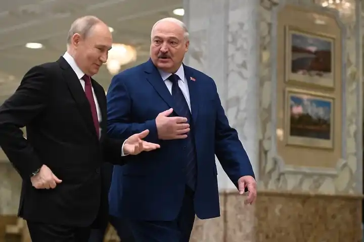 «‎Своих братьев не предадим!» Лукашенко поклялся быть рядом с Россией в трудные времена