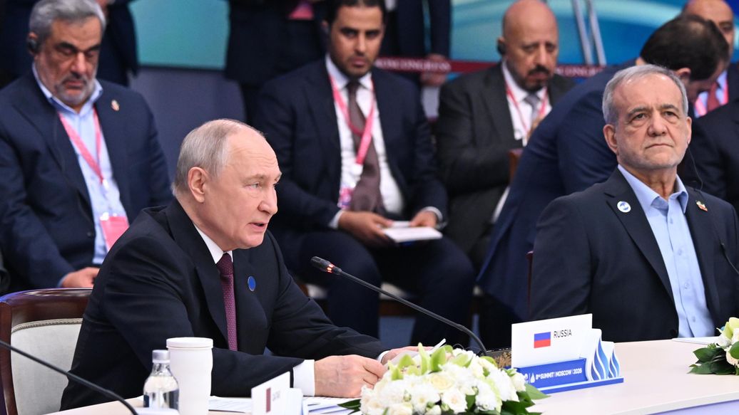 Путин с глазу на глаз обсудил с Пезешкианом ситуацию на Ближнем Востоке