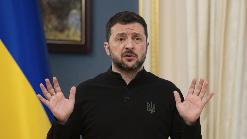 Зеленский прикрывается миротворческой риторикой, заявил Мирошник