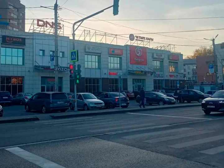 У торгового центра «Квартал» в Липецке заработал новый светофор