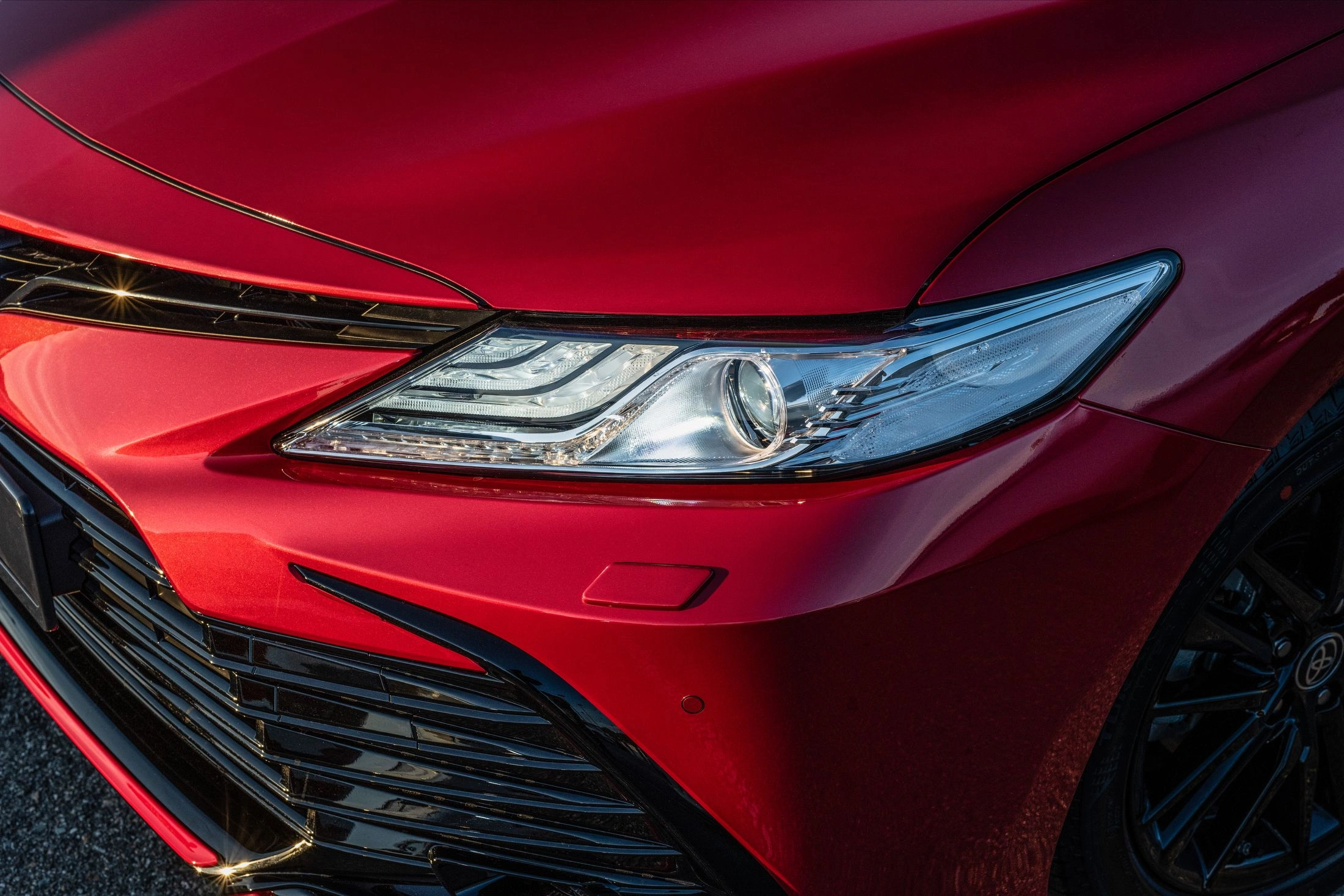 Toyota хочет вернуться? Социальные сети японской марки в РФ ожили спустя 4 года