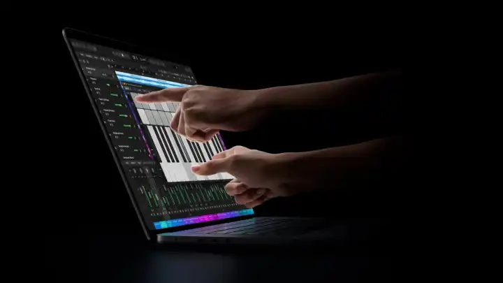 Apple выпустила первый MacBook Pro с сенсорным экраном