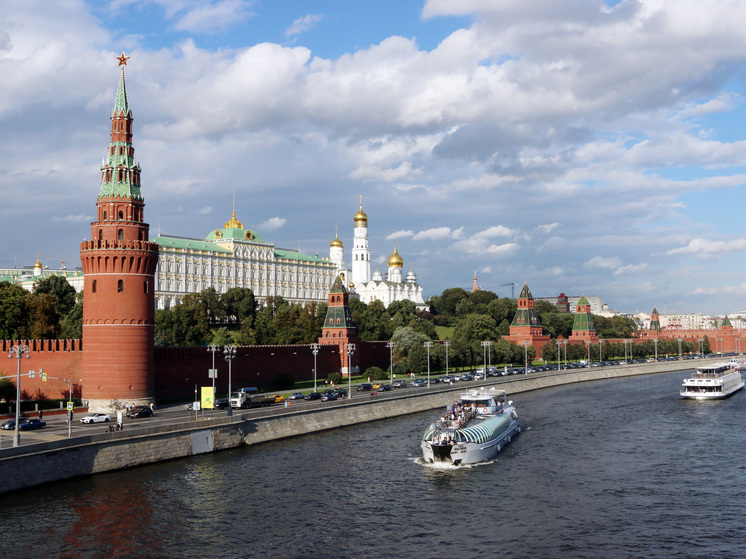 Кремль отреагировал на слухи о тайной беседе Путина и Макрона