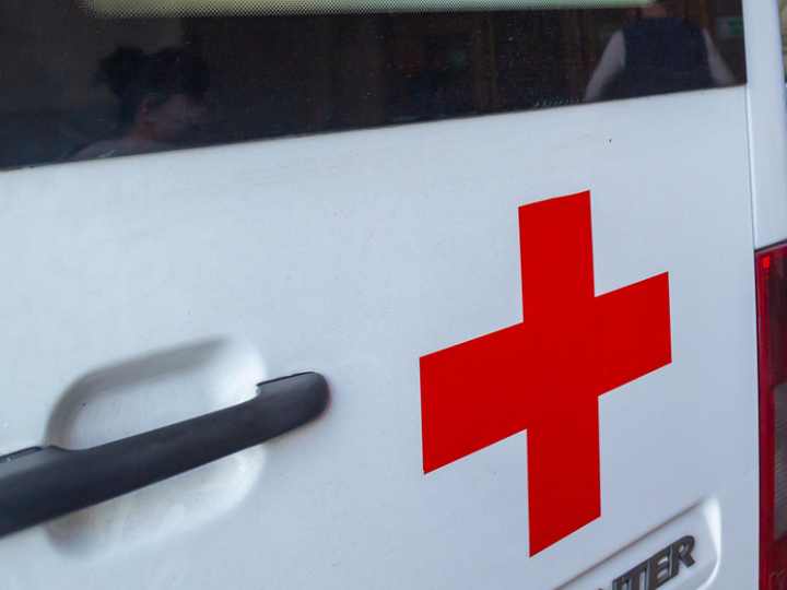 Три студента обратились за медпомощью после занятия по химии