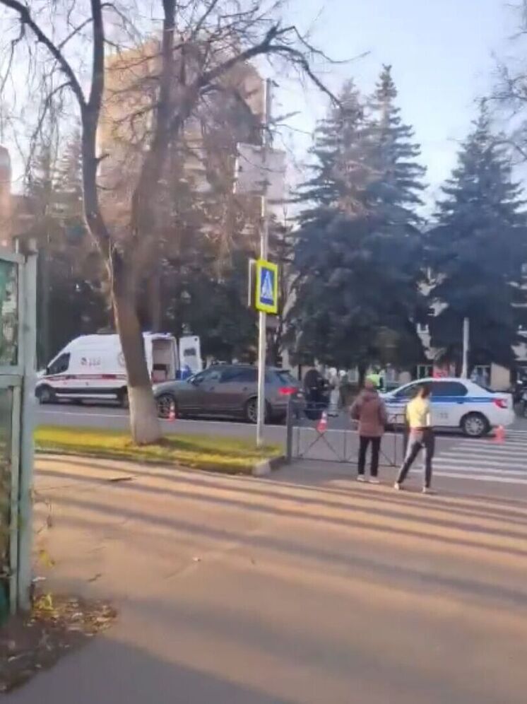 В Люберцаз «Ауди» снес  мать с ребёнком на переходе