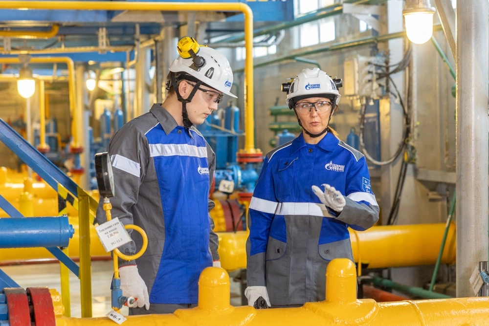 Сотрудница газового промысла успешно выступила на региональном этапе конкурса "А ну-ка, девушки!"