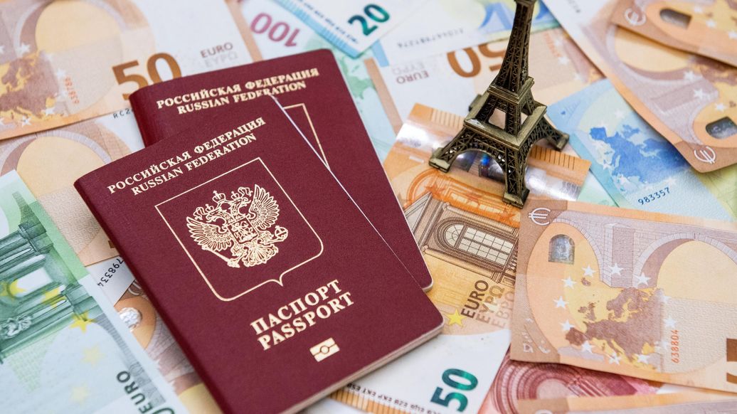 В МВД назвали основания для замены загранпаспорта