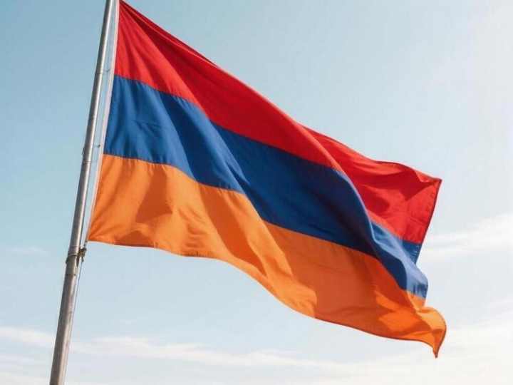 Драка в парламенте Армении: вице-спикер метнул кресло в оппозиционеров