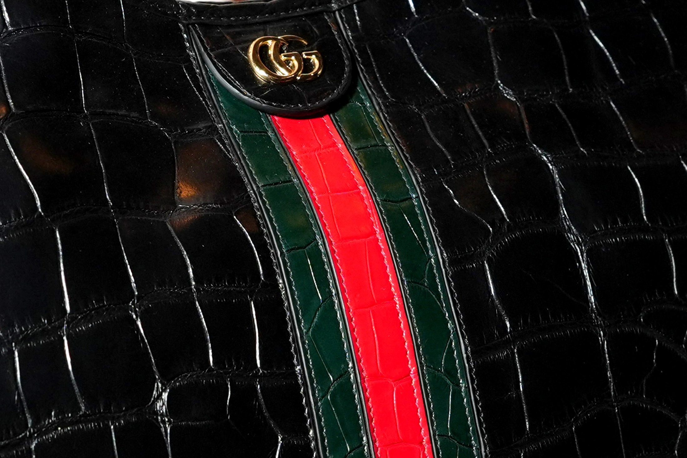 Наследие семьи Gucci выставили на продажу в комиссионном магазине Рима