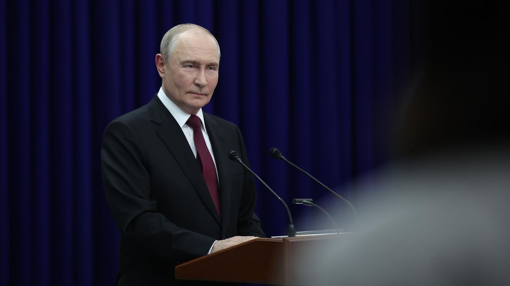 Путин удивился тому, что в протестах в Европе обвиняли США
