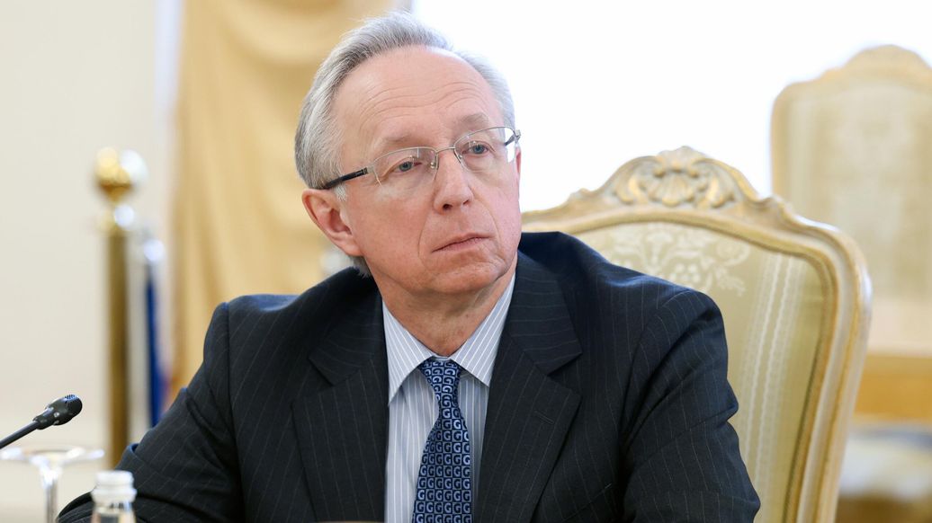 Запад стремится уничтожить независимые центры силы, заявил Галузин