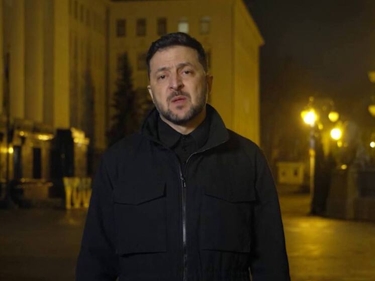 Энергетика и логистика: Зеленский в панике рассказал о ночной атаке
