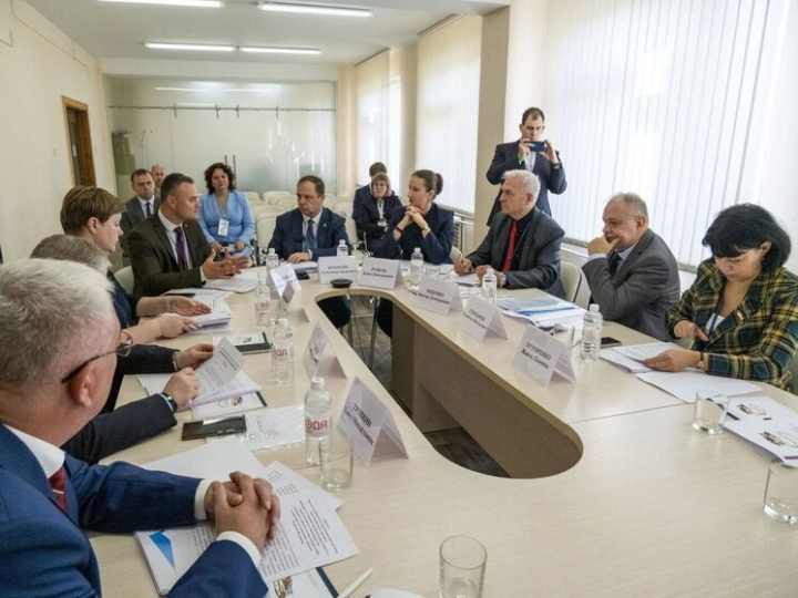 Запорожский парламент предложил признать ветеранами фронтовых медиков