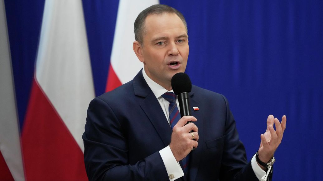 Правящая коалиция Польши готовится отстранить от должности Навроцкого