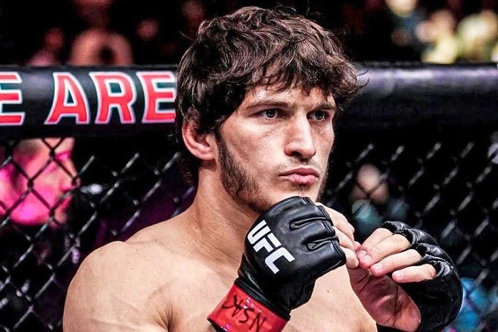 Евлоев потерпел первое поражение карьере и упустил свой титульный шанс в UFC