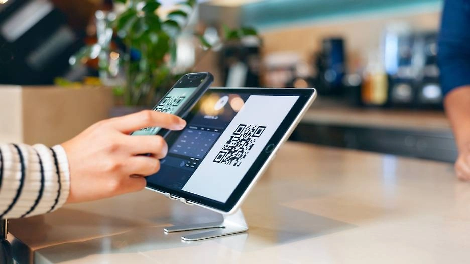 Россиянам назвали риски и минусы оплаты покупок по QR-коду