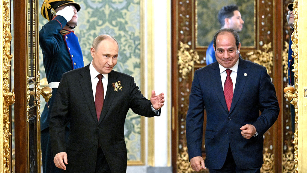 Путин проводит в Кремле встречу с президентом Египта