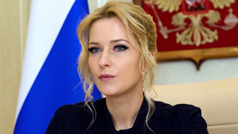 Лантратова предложила жителям Алёшек обращаться к ней по гуммиссии