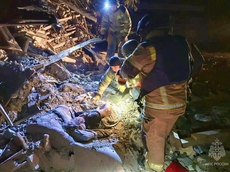 В Макеевке после атаки БПЛА спасли из-под завалов супружескую пару