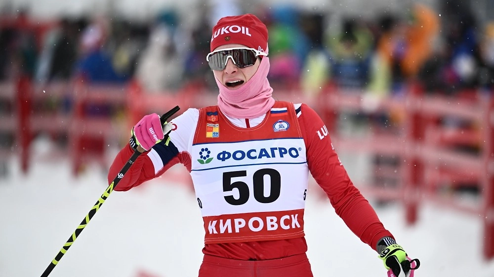 24 российских лыжника получили нейтральный статус от FIS